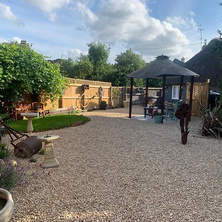 The Shack - Thatched Self Contained Annex Collingbourne Ducis Exteriör bild