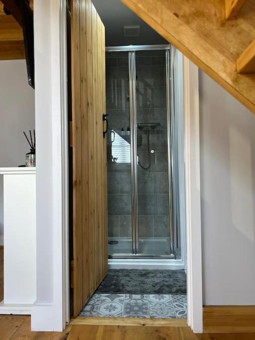 The Shack - Thatched Self Contained Annex Collingbourne Ducis Exteriör bild