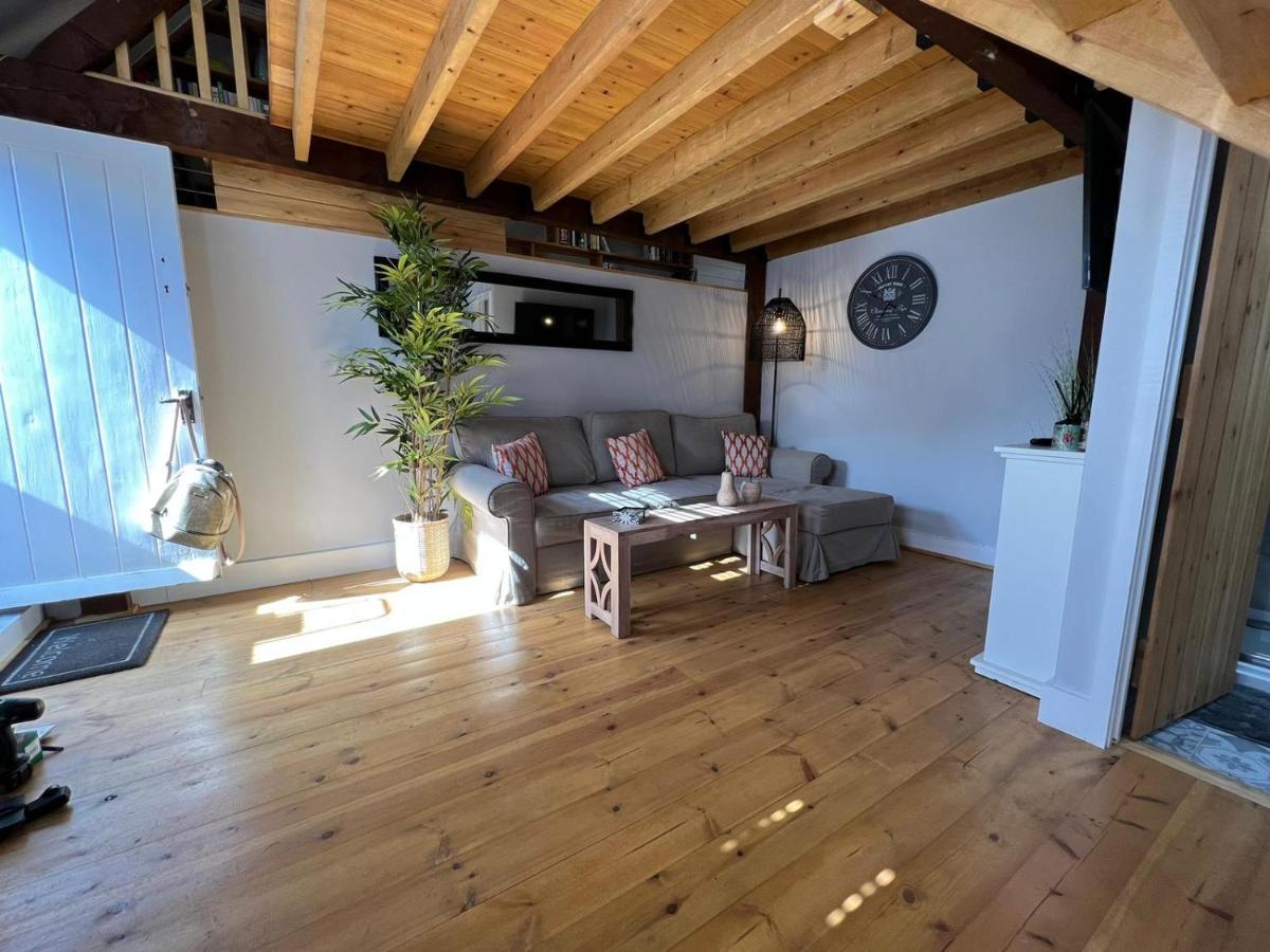The Shack - Thatched Self Contained Annex Collingbourne Ducis Exteriör bild